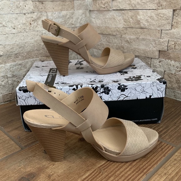 🍀CL BY LAUNDRY WORTHY PLATFORM SANDAL🍀 - Picture 3 of 8